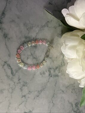 Delicate Multicolor Beaded Flower Bracelet - Pastel Pink, Peach & White